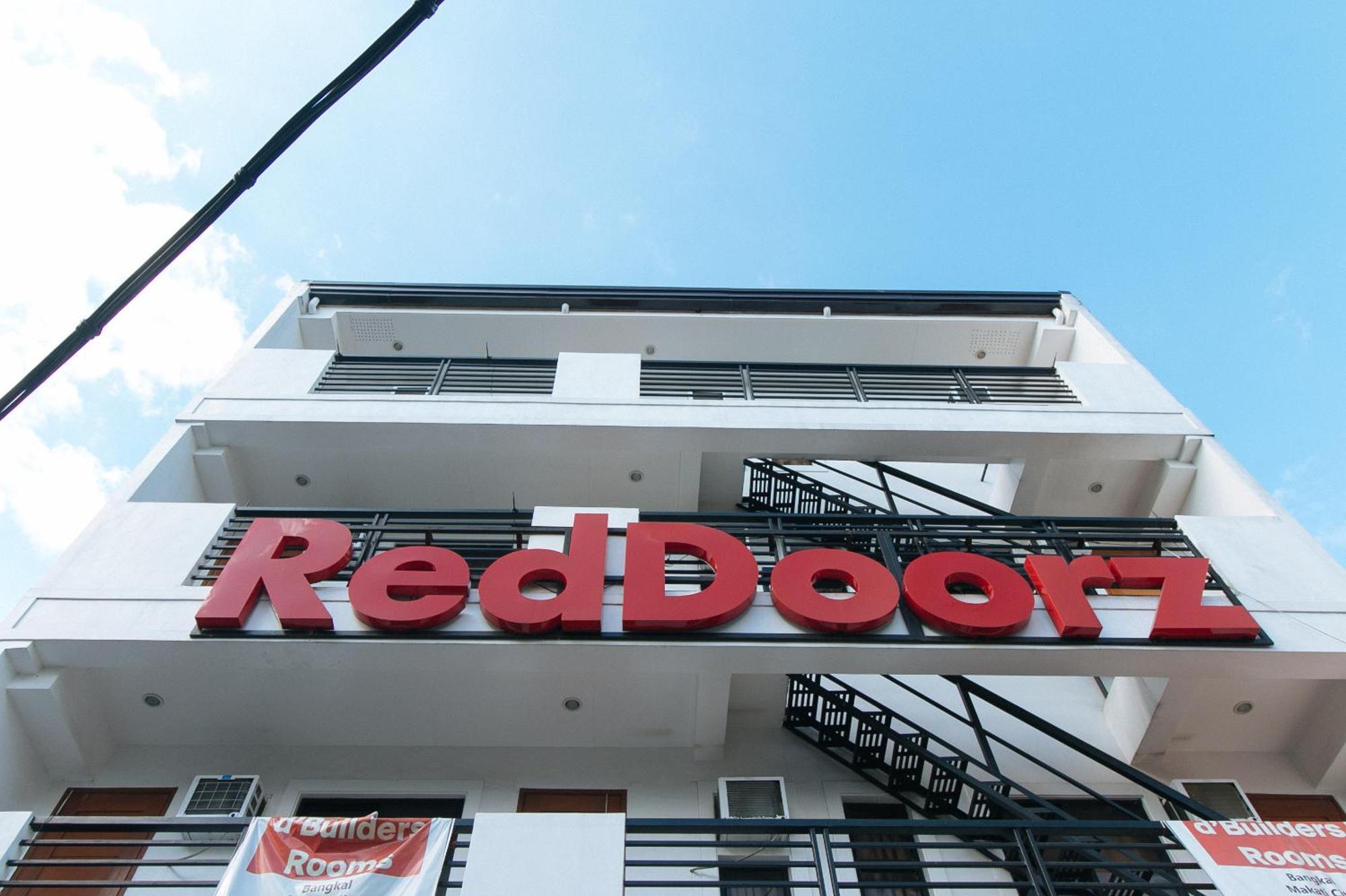 Reddoorz At Dbuilders Rooms Bangkal Makati Makati City Exterior photo